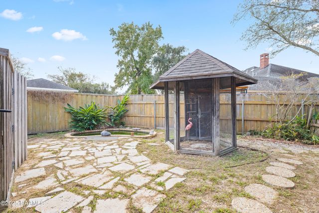 16 Duperier Oaks Drive, New Iberia, LA 70563