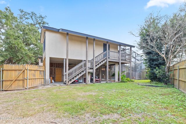 16 Duperier Oaks Drive, New Iberia, LA 70563