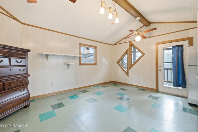 16 Duperier Oaks Drive, New Iberia, LA 70563