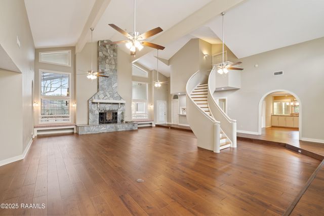 16 Duperier Oaks Drive, New Iberia, LA 70563