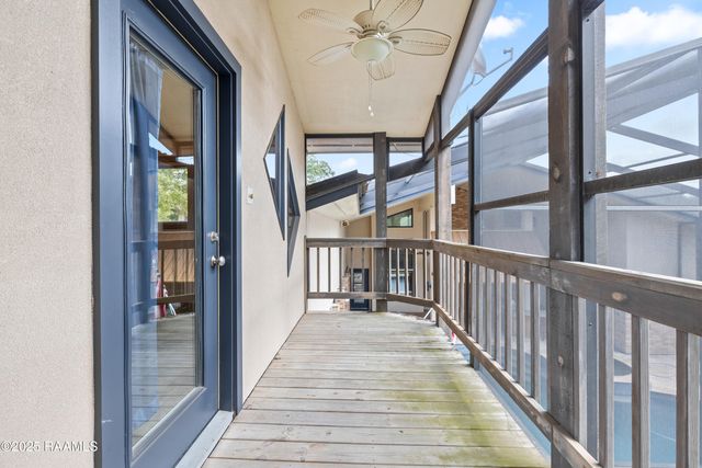 16 Duperier Oaks Drive, New Iberia, LA 70563