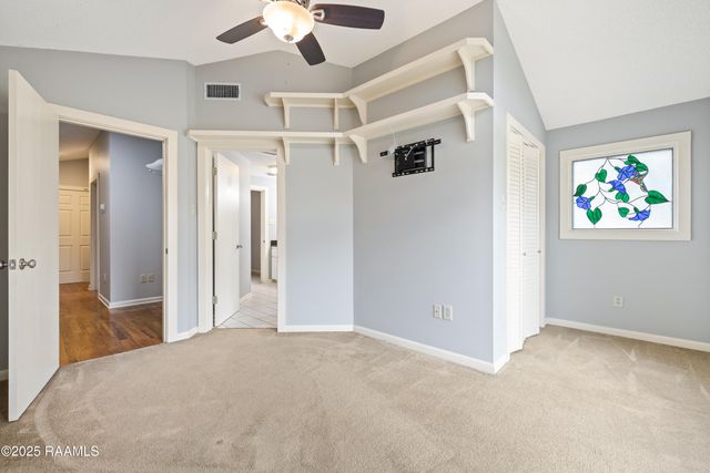 16 Duperier Oaks Drive, New Iberia, LA 70563