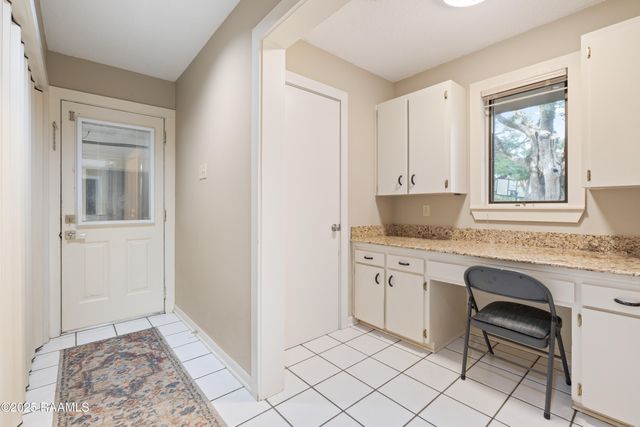 16 Duperier Oaks Drive, New Iberia, LA 70563