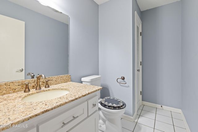 16 Duperier Oaks Drive, New Iberia, LA 70563