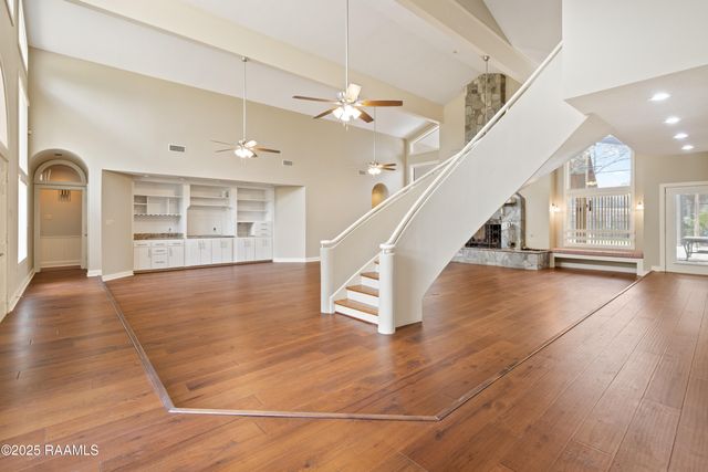 16 Duperier Oaks Drive, New Iberia, LA 70563