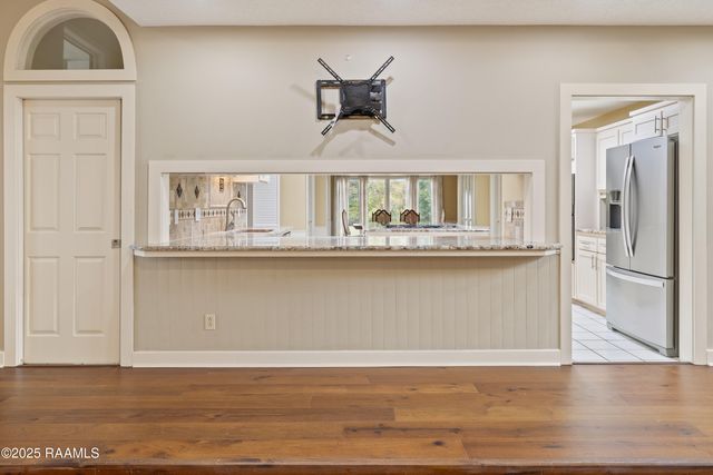 16 Duperier Oaks Drive, New Iberia, LA 70563