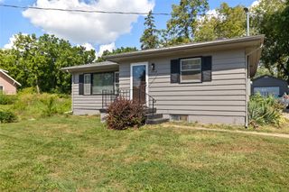 3909 Douglas Avenue, Des Moines, IA 50310