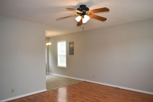 153 Monarch Ln, Clarksville, TN 37042