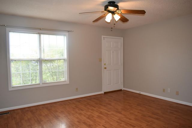 153 Monarch Ln, Clarksville, TN 37042