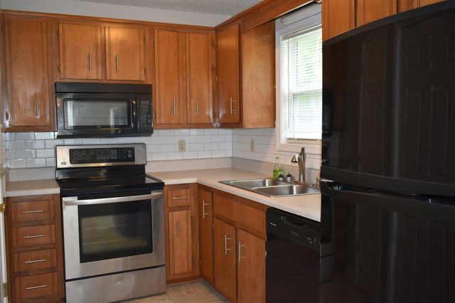 153 Monarch Ln, Clarksville, TN 37042