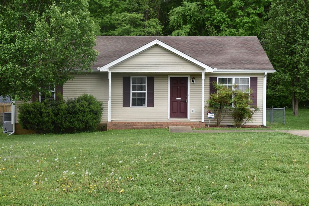 153 Monarch Ln, Clarksville, TN 37042