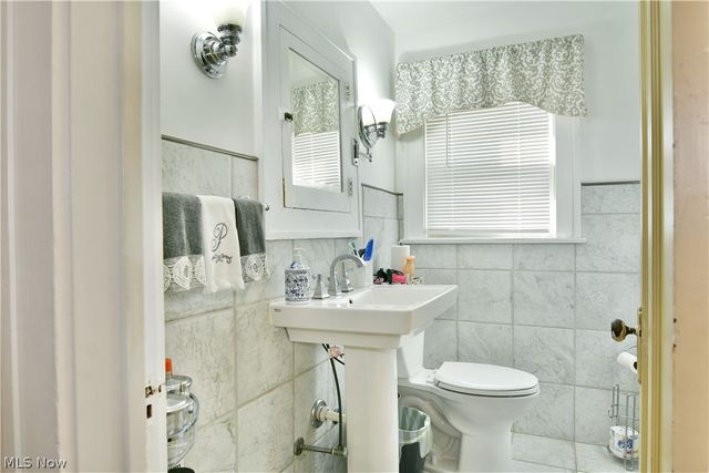 218 Upland Avenue, Youngstown, OH 44504