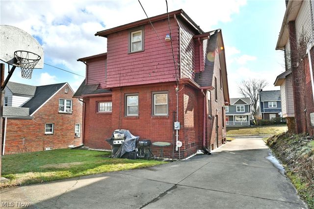 218 Upland Avenue, Youngstown, OH 44504