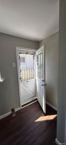 20229 Floral Street, Livonia, MI 48152