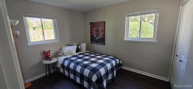 20229 Floral Street, Livonia, MI 48152