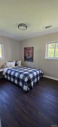 20229 Floral Street, Livonia, MI 48152