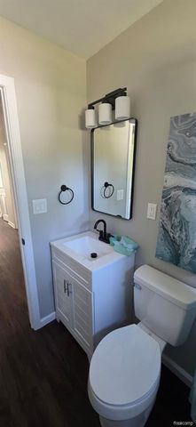 20229 Floral Street, Livonia, MI 48152