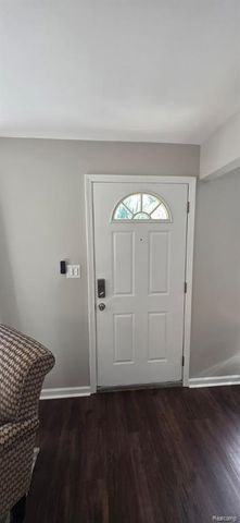 20229 Floral Street, Livonia, MI 48152