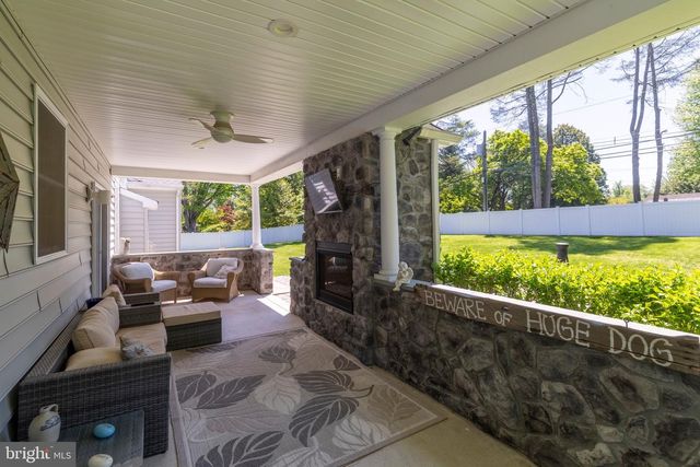 1086 KINGSLEY RD, Rydal, PA 19046