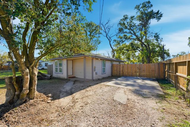 1041 Dolly Wright Street, Houston, TX 77088