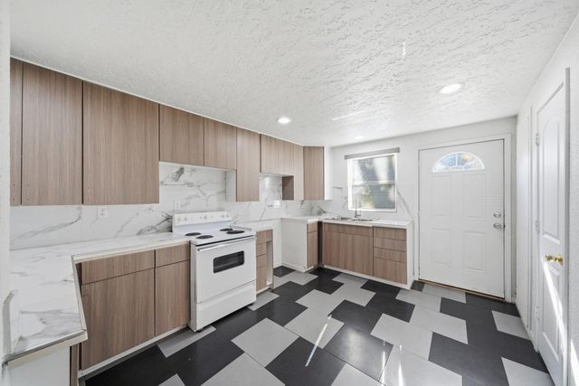 1041 Dolly Wright Street, Houston, TX 77088