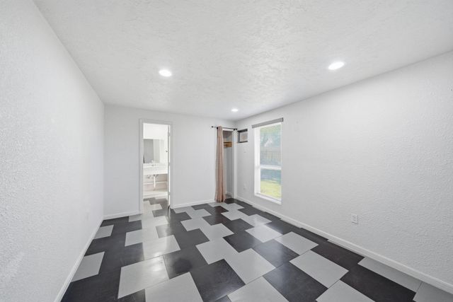 1041 Dolly Wright Street, Houston, TX 77088