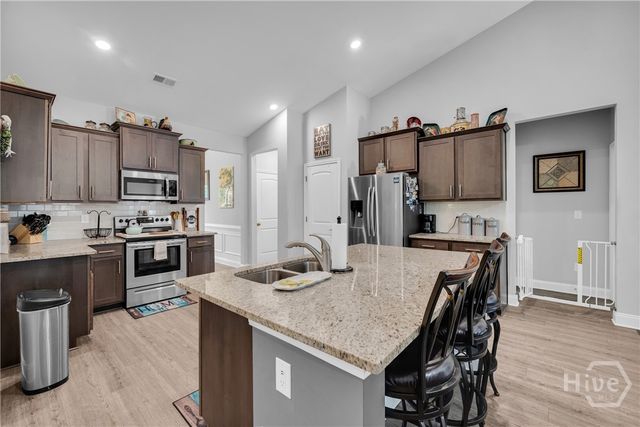 498 Brooks Village Dr, Pendergrass, GA 30567