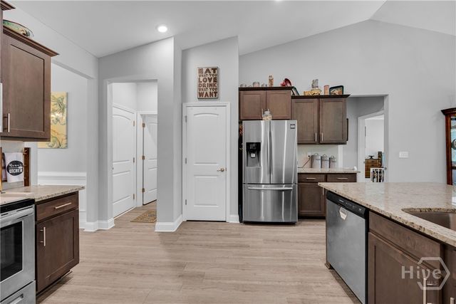 498 Brooks Village Dr, Pendergrass, GA 30567