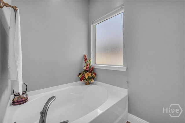 498 Brooks Village Dr, Pendergrass, GA 30567