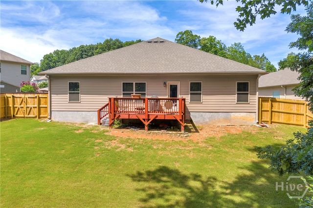 498 Brooks Village Dr, Pendergrass, GA 30567