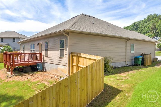 498 Brooks Village Dr, Pendergrass, GA 30567