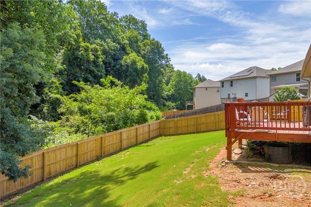 498 Brooks Village Dr, Pendergrass, GA 30567