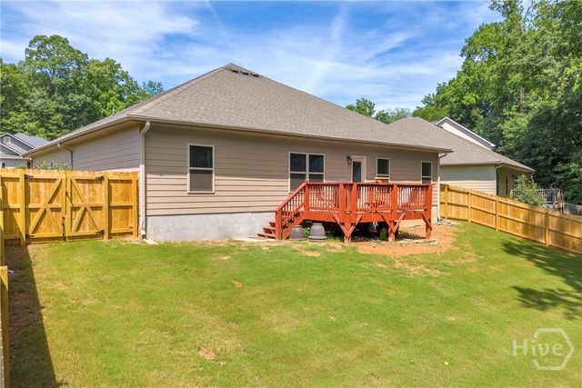 498 Brooks Village Dr, Pendergrass, GA 30567