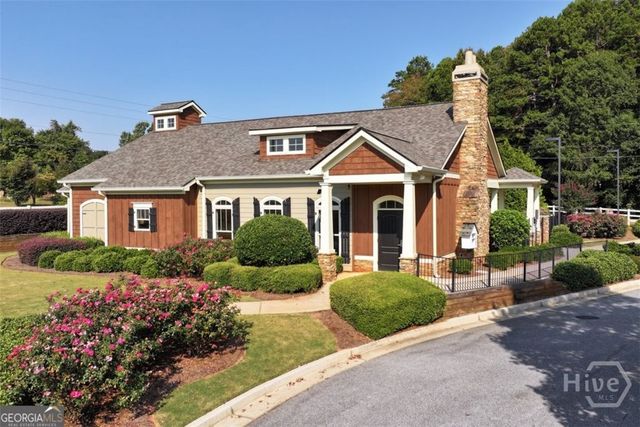 498 Brooks Village Dr, Pendergrass, GA 30567