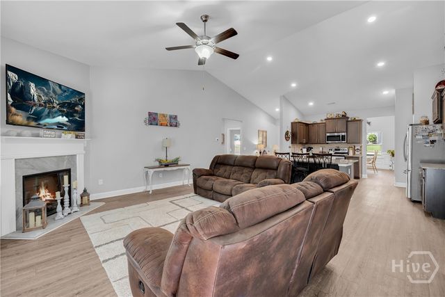 498 Brooks Village Dr, Pendergrass, GA 30567