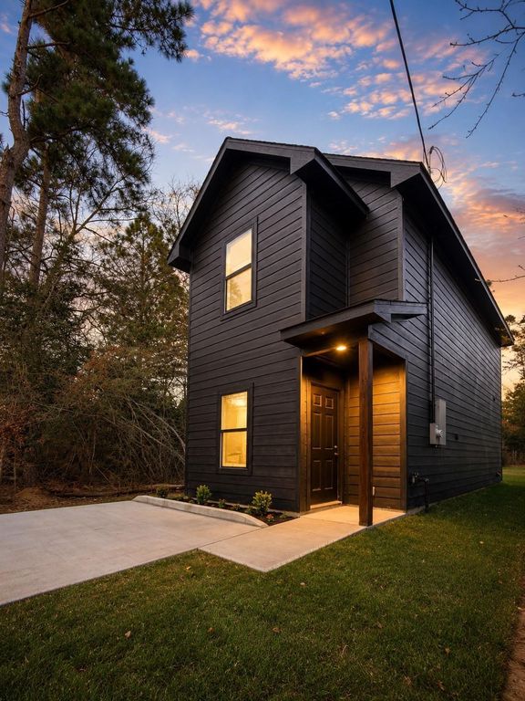 4196 Sam Houston, Willis, TX 77378