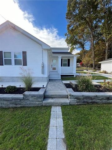 535 Hancock Street, Tiverton, RI 02878