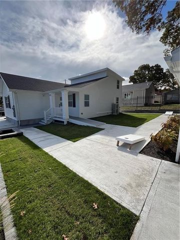 535 Hancock Street, Tiverton, RI 02878