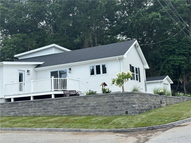 535 Hancock Street, Tiverton, RI 02878