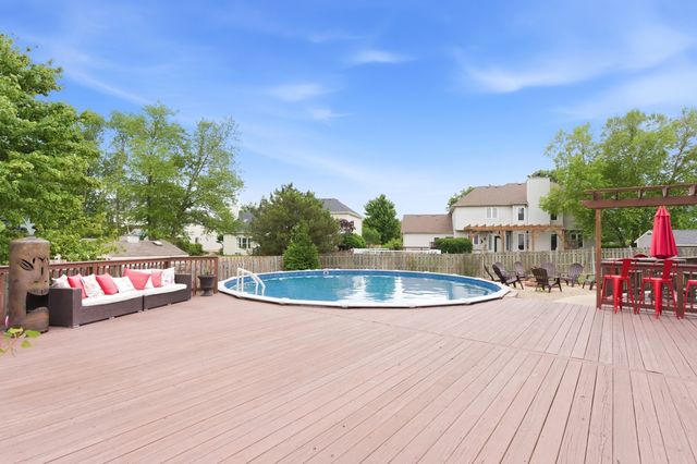 398 Essex Drive, Oswego, IL 60543