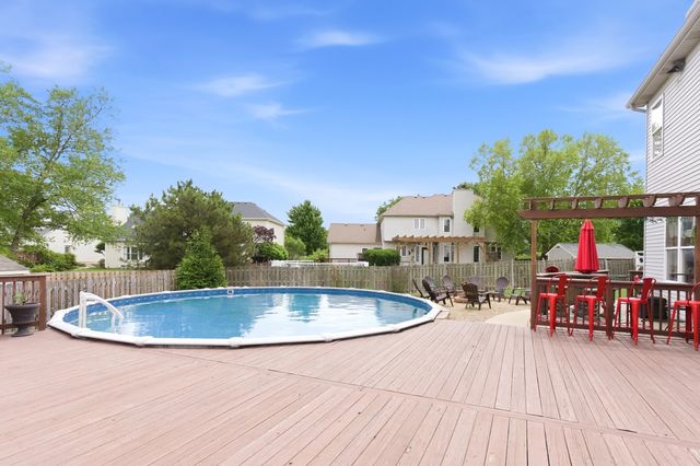 398 Essex Drive, Oswego, IL 60543