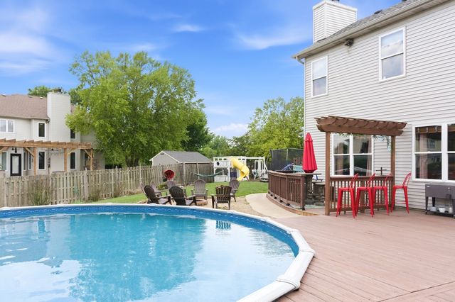 398 Essex Drive, Oswego, IL 60543
