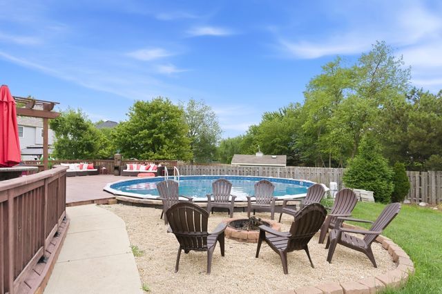 398 Essex Drive, Oswego, IL 60543