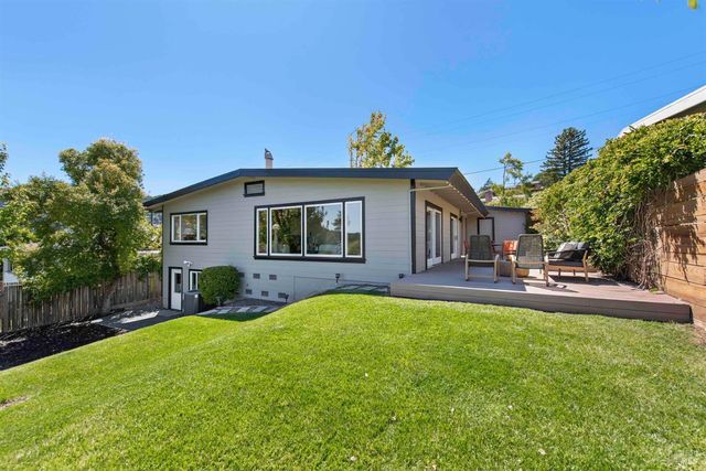 13 Ash Ave, Corte Madera, CA 94925