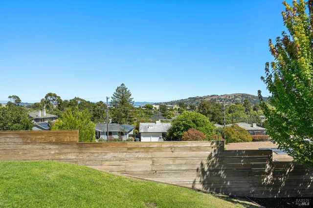 13 Ash Ave, Corte Madera, CA 94925