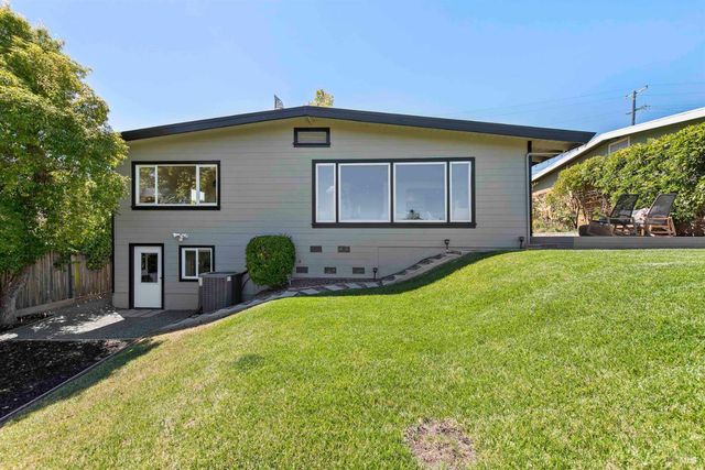 13 Ash Ave, Corte Madera, CA 94925