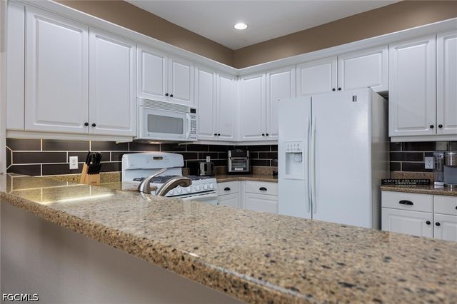 3240 Cottonwood BEND 201, Fort Myers, FL 33905