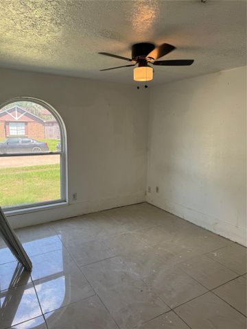 13907 Bearwood Road, Houston, TX 77038