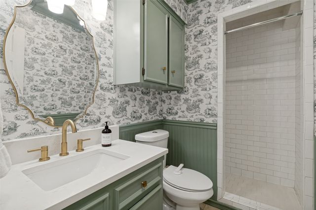 6818 Truxton Drive, Dallas, TX 75231