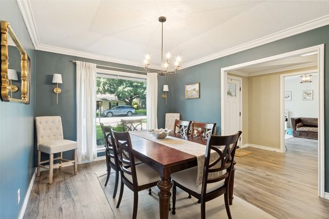 6818 Truxton Drive, Dallas, TX 75231
